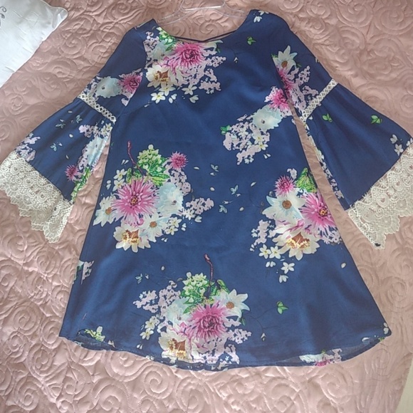 Dress - Picture 2 of 2